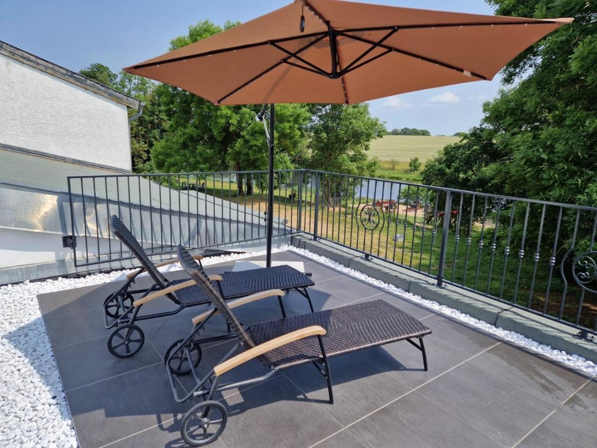 Ferienwohnung Mit Kamin Und Traumhafter Dachterrasse Mit Weitblick In Die Natur Neu Gaarz Eksteriør billede