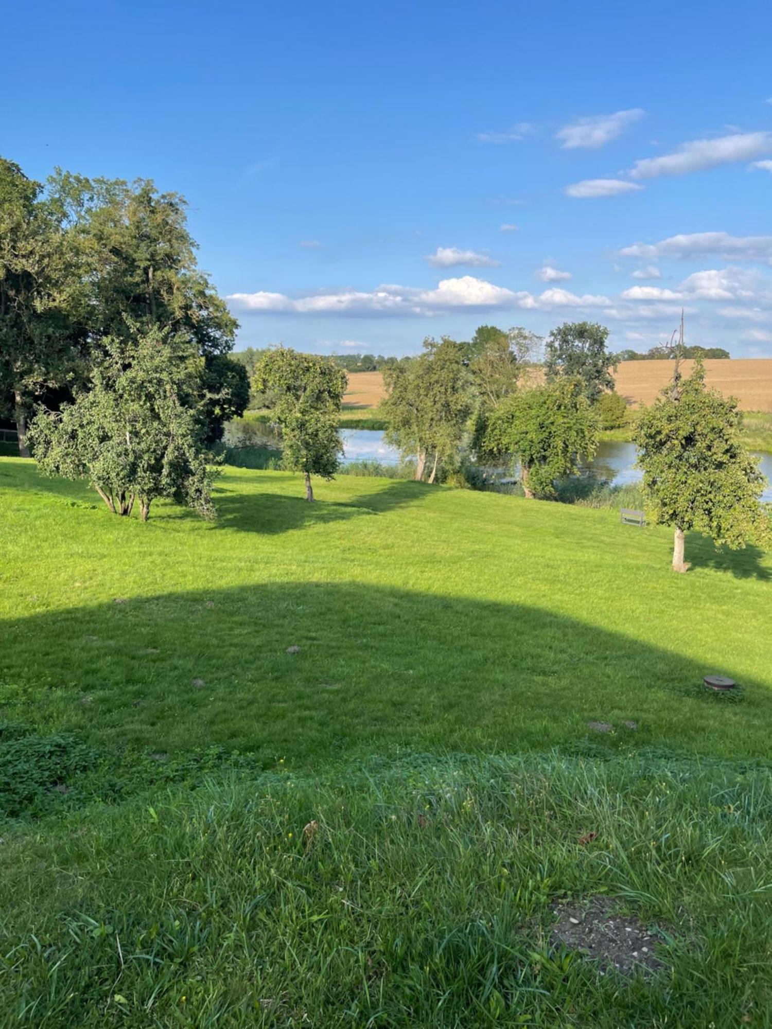 Ferienwohnung Mit Kamin Und Traumhafter Dachterrasse Mit Weitblick In Die Natur Neu Gaarz Eksteriør billede